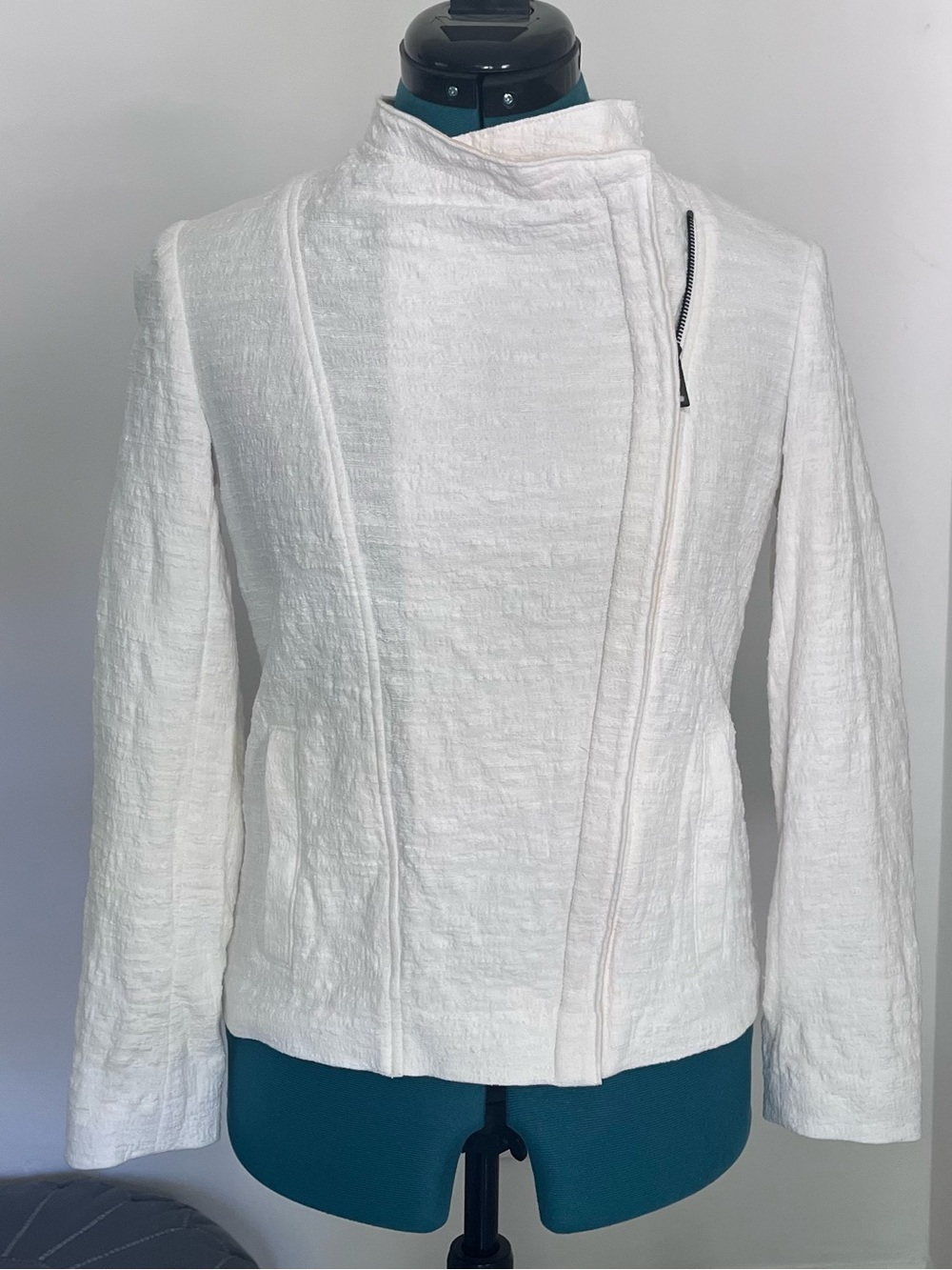 Vince White Textured Asymmetrical Zip Jacket